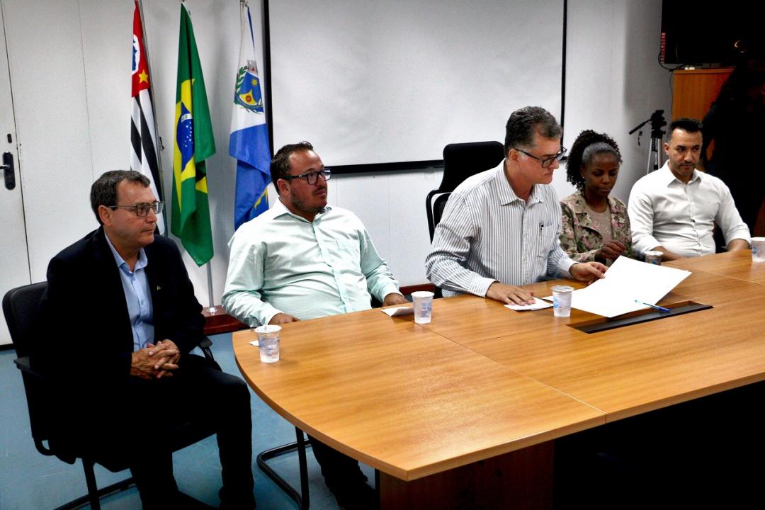 Foto 1 de 4 — Após apoio do MDB, Lapena empossa Gerson da Farmácia como secretário de Desenvolvimento Econômico de Araraquara